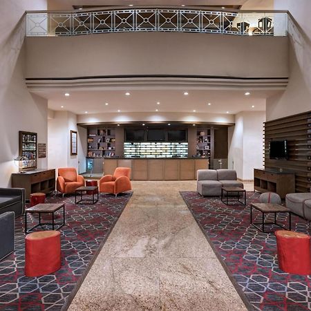 Four Points By Sheraton Galerias Монтеррей Экстерьер фото The lobby of the hotel