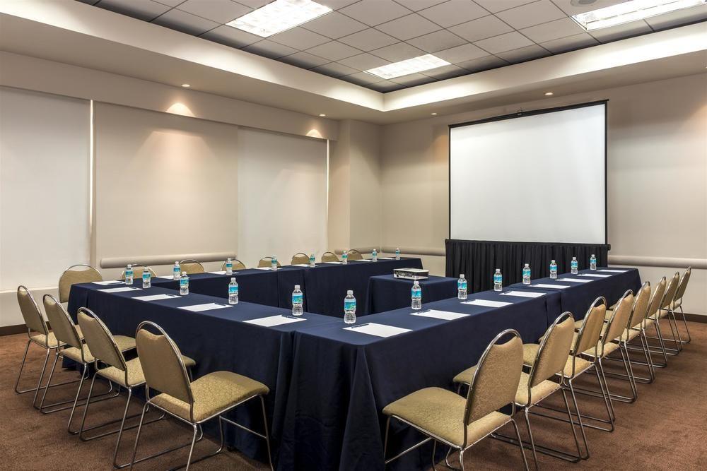Four Points By Sheraton Galerias Монтеррей Экстерьер фото Meeting room at the Hilton San Diego Bayfront