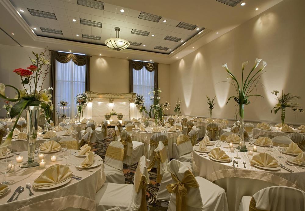 Four Points By Sheraton Galerias Монтеррей Экстерьер фото A wedding reception