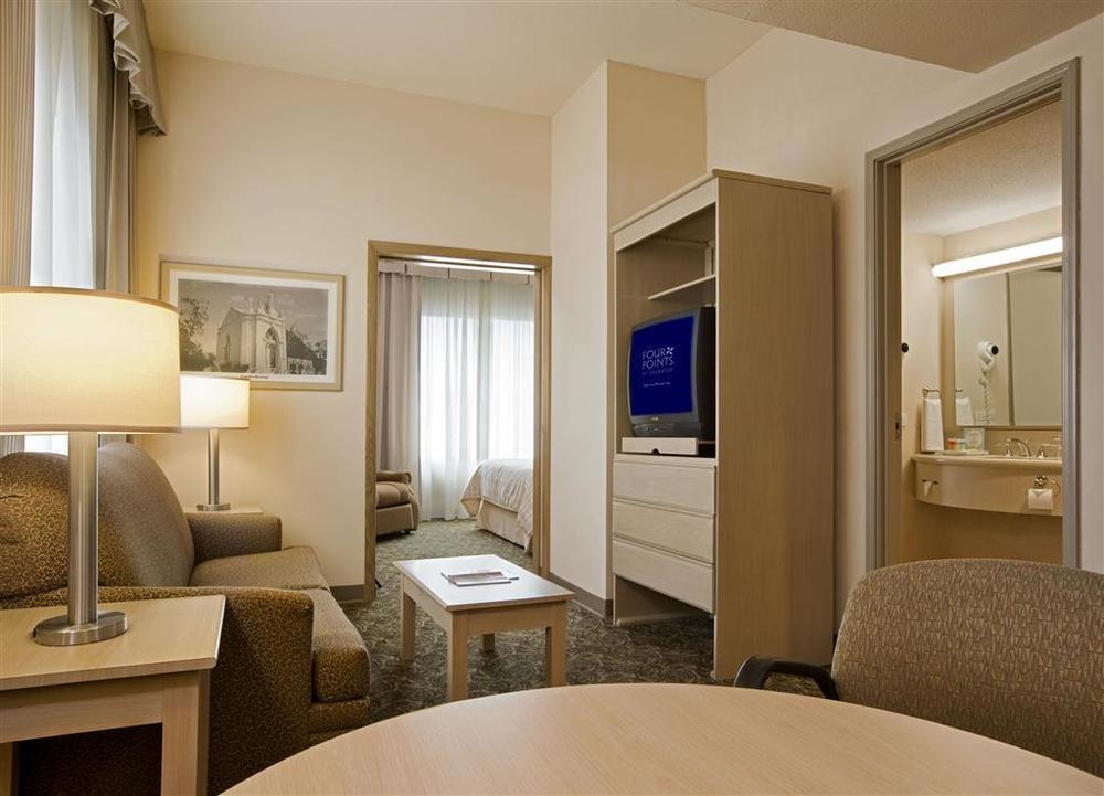 Four Points By Sheraton Galerias Монтеррей Экстерьер фото A typical suite at the Hilton Prague
