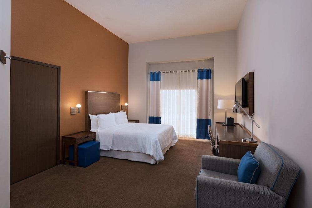 Four Points By Sheraton Galerias Монтеррей Экстерьер фото A typical hotel room