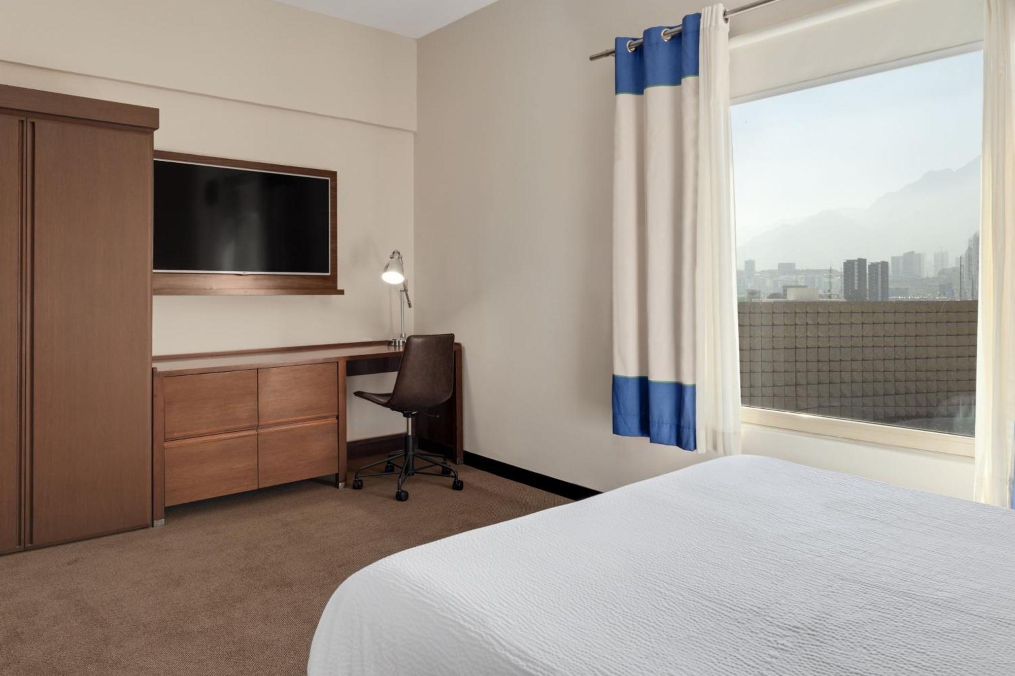 Four Points By Sheraton Galerias Монтеррей Экстерьер фото
