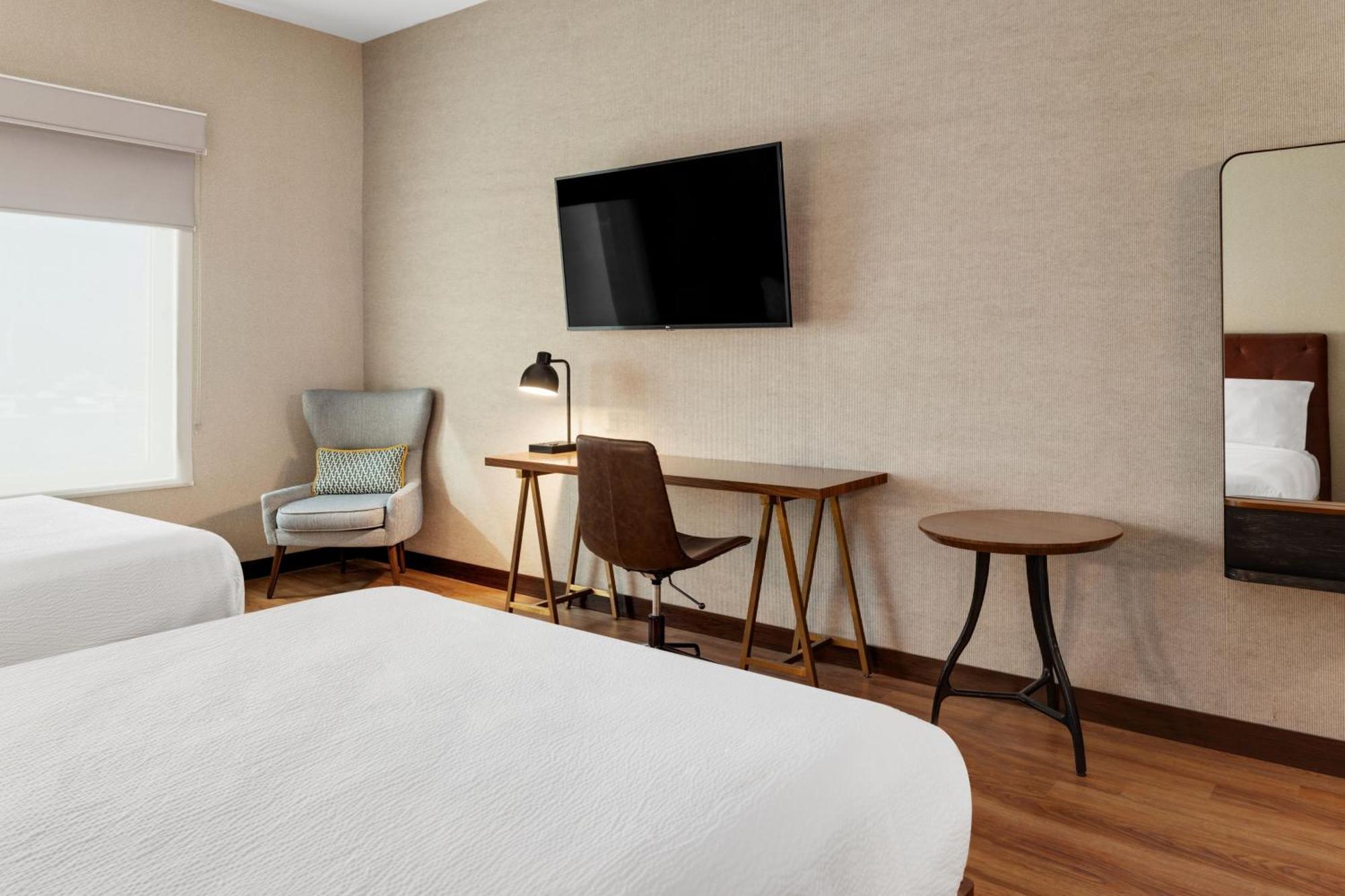 Four Points By Sheraton Galerias Монтеррей Экстерьер фото A room at the Hotel Zags