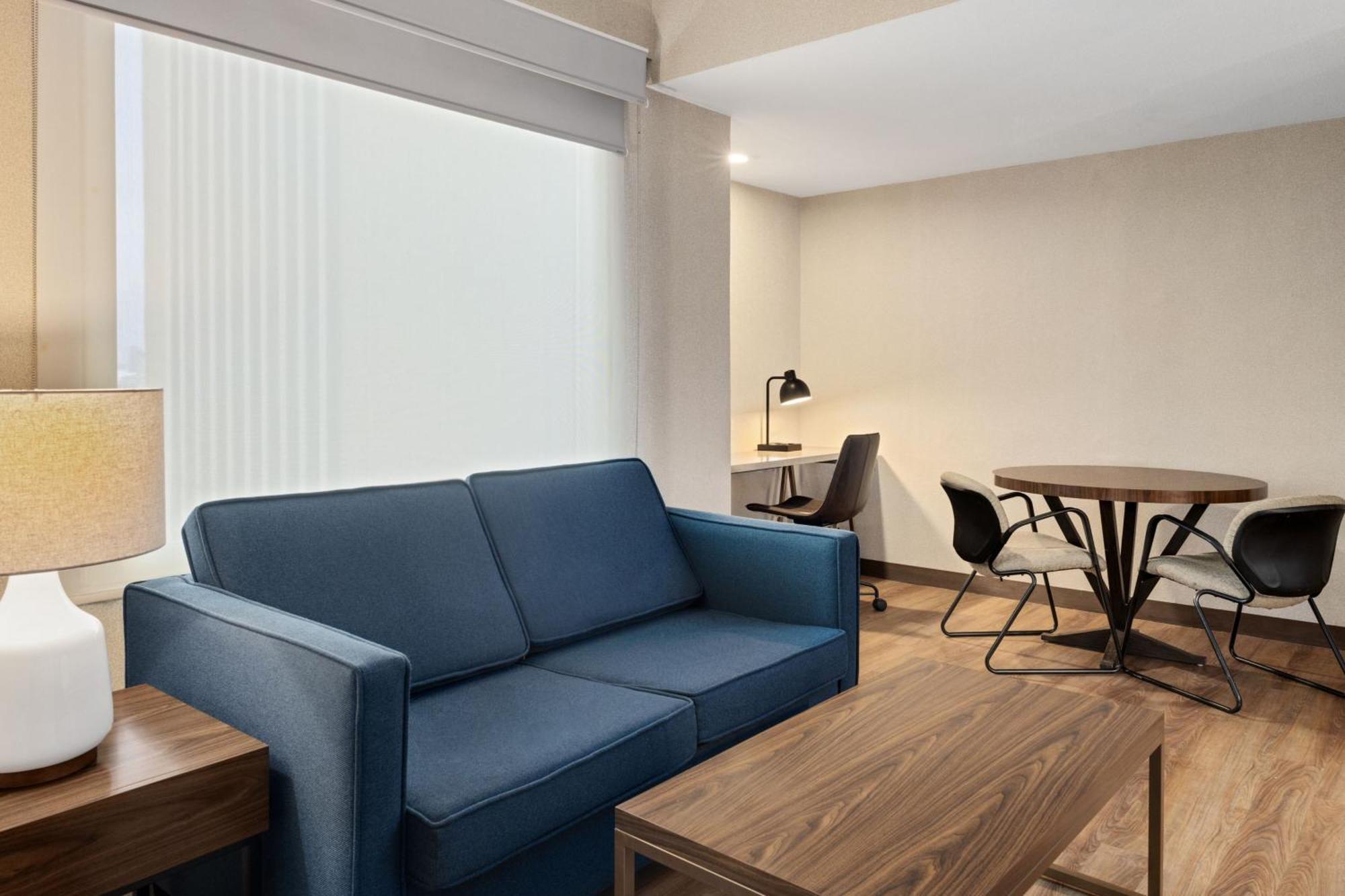 Four Points By Sheraton Galerias Монтеррей Экстерьер фото