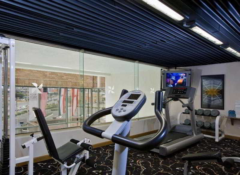 Four Points By Sheraton Galerias Монтеррей Экстерьер фото The gym at the hotel
